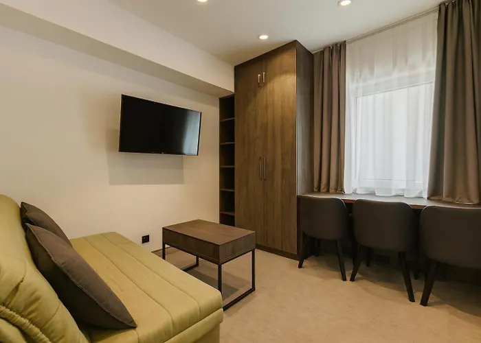 Konaci & By Husky 科帕奥尼克